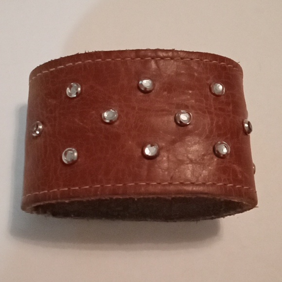 #650. 6 Piece Assorted Bracelet Bundle - Picture 2 of 12